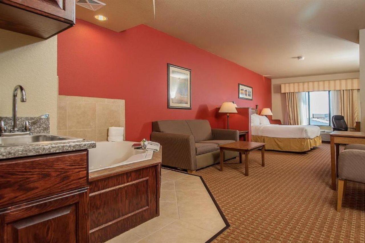 Baymont Inn & Suites By Wyndham Sturgis Extérieur photo